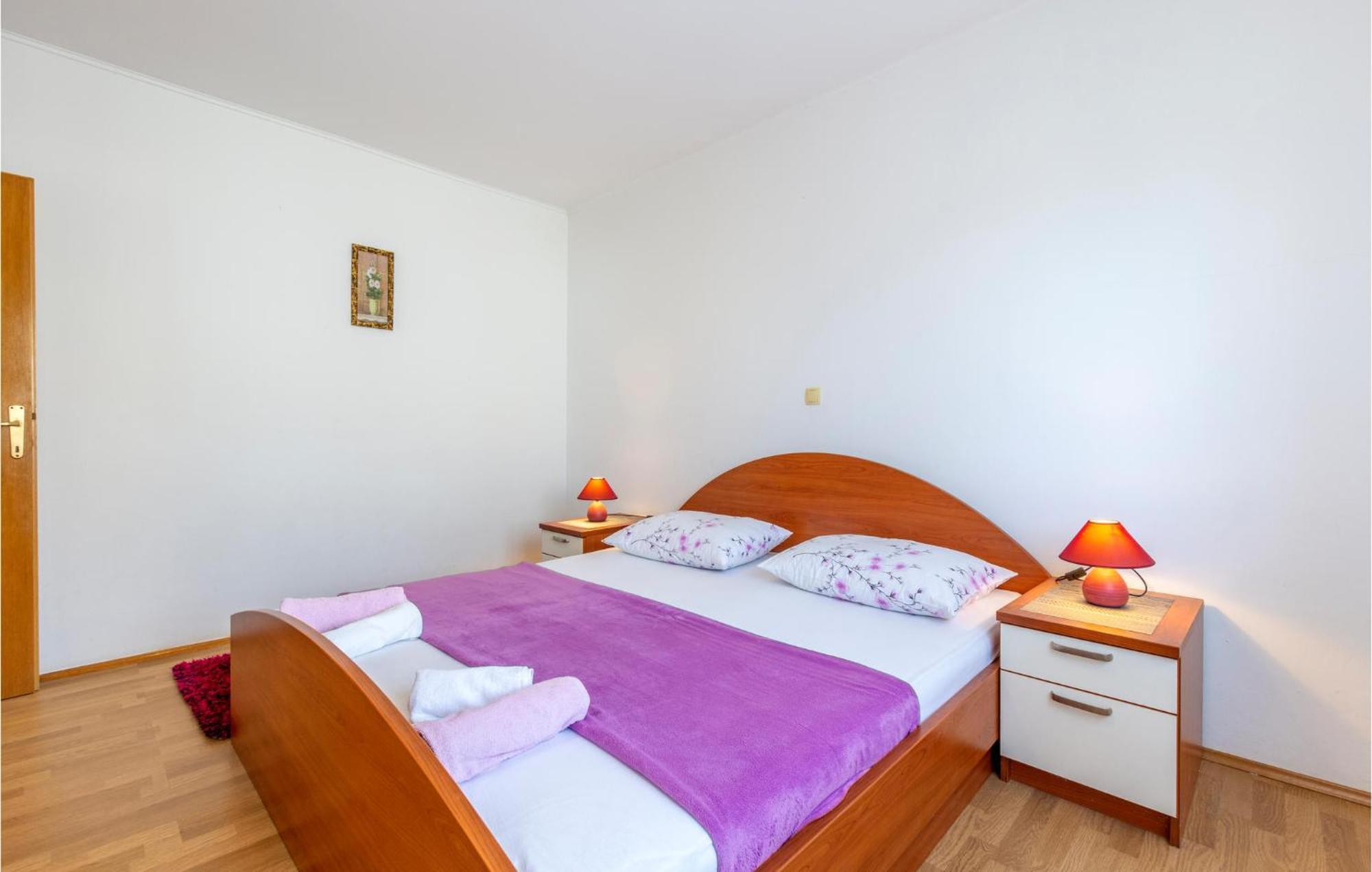 1 Bedroom Beautiful Apartment In Duće Exteriér fotografie