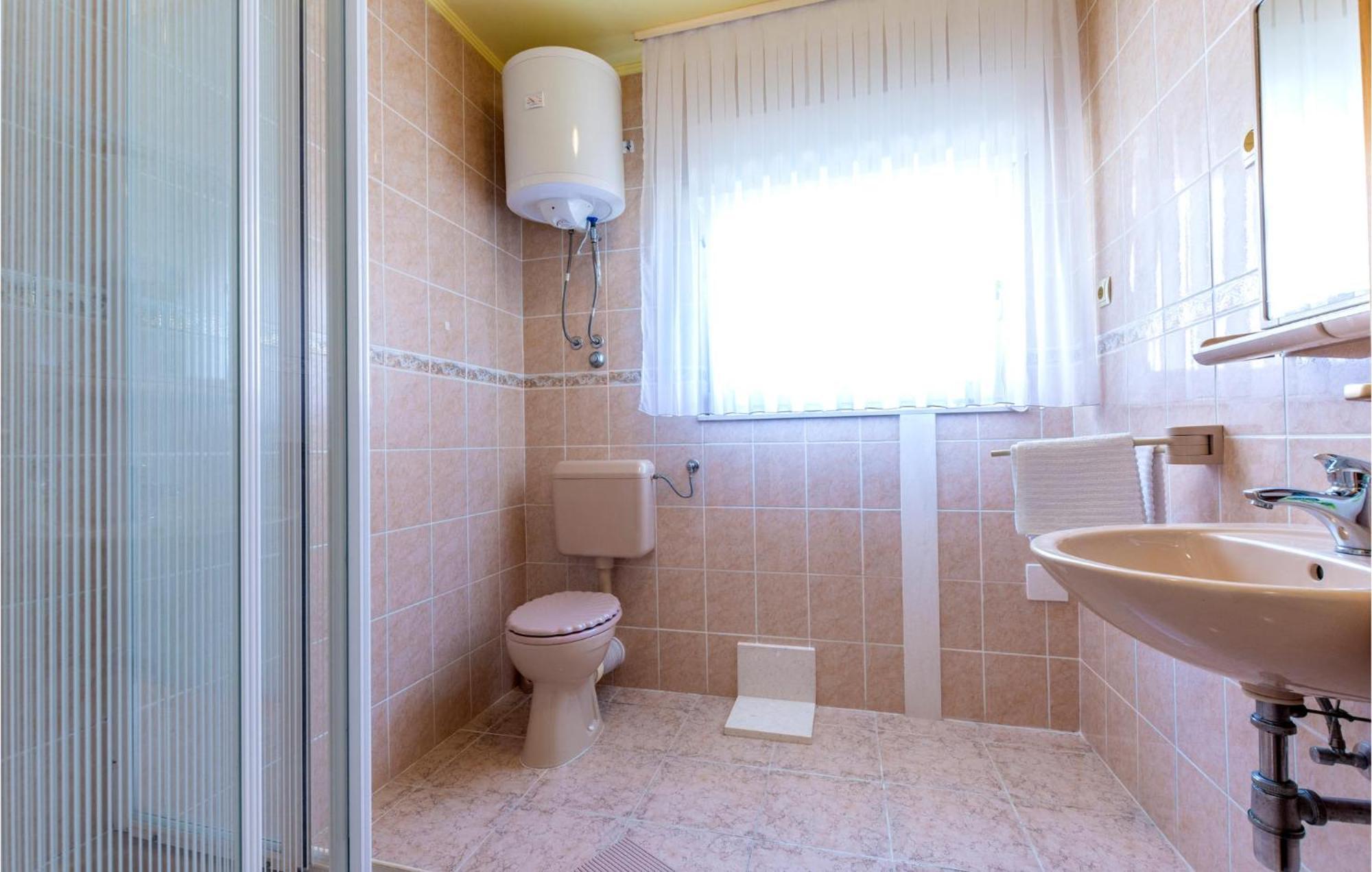 1 Bedroom Beautiful Apartment In Duće Exteriér fotografie